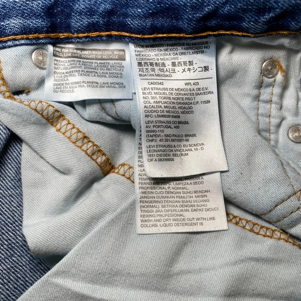 Levi's 550 Relaxed Fit Men's Jeans W42 L32 Light Wash Tapered Denim Pants